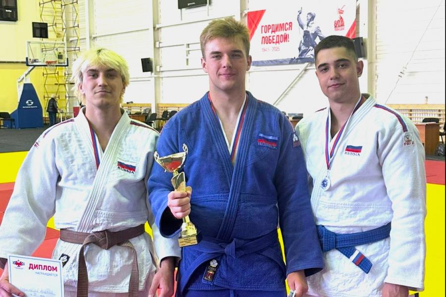 Новые достижения спортсменов Академии.