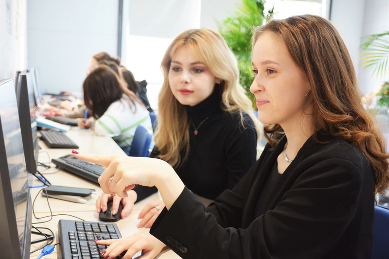 К 2030 году в России подготовят более 1 млн специалистов по IT.