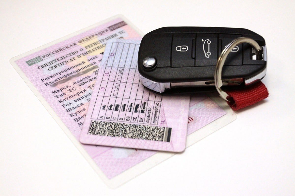 Госавтоинспекция Ребрихинского района информирует о том, что срок действия истекших водительских удостоверений продлевается на три года..