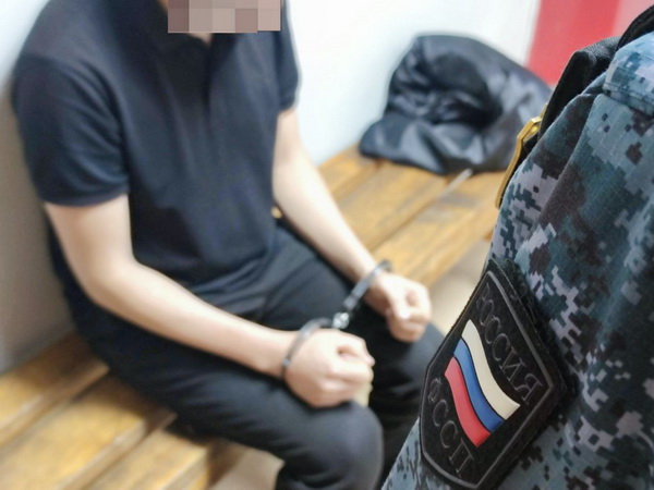 За уклонение от обязательных работ -  15 суток ареста.
