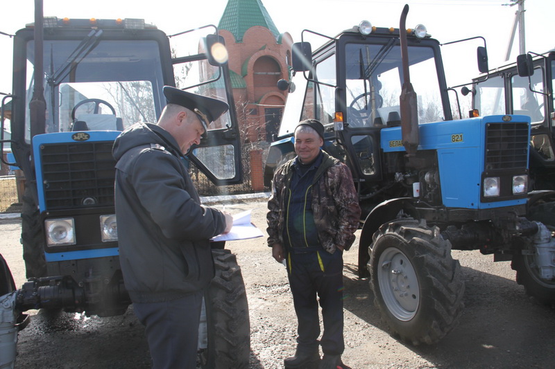 В Ребрихинском районе дан старт техническому осмотру сельскохозяйственной техники.
