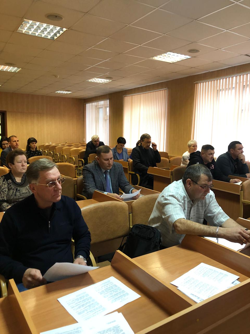 18  октября в актовом зале Администрации района состоялись депутатские комиссии. В них приняли участие: глава района Шлаузер Л.В.,  руководители структурных подразделений Администрации района.