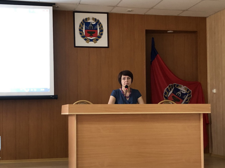 В Школе местного самоуправления Ребрихинского района продолжаются обучающие занятия. В Школе местного самоуправления Ребрихинского района продолжаются обучающие занятия.