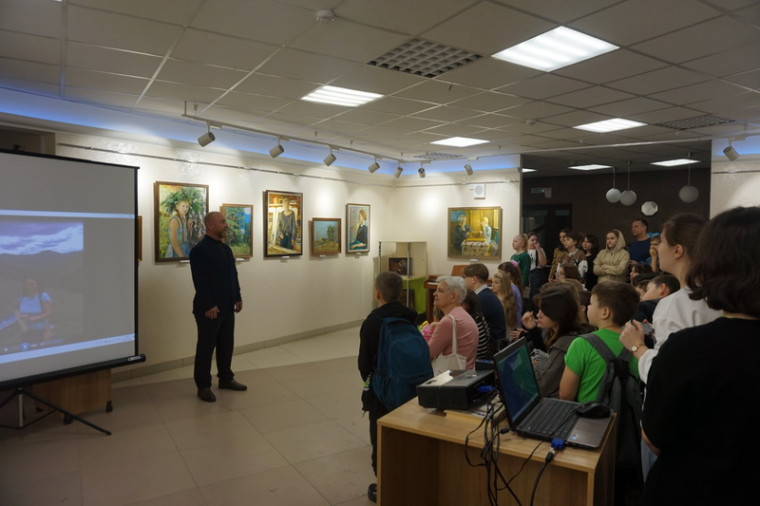 Персональная выставка живописи Натальи Рожковой и её учеников «Родимый край», посвященная100-летию Ребрихинского района.
