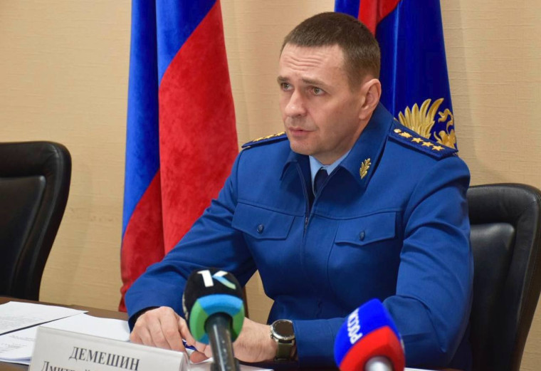 Заместитель Генерального прокурора России Дмитрий Демешин провел личный прием граждан в городе Новоалтайске .