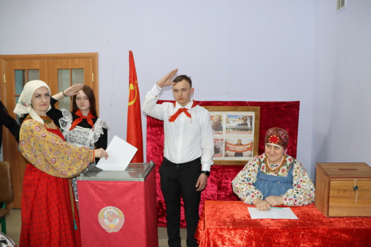 Организаторы выборов Ребрихинского района перелистали страницы истории своей малой родины.